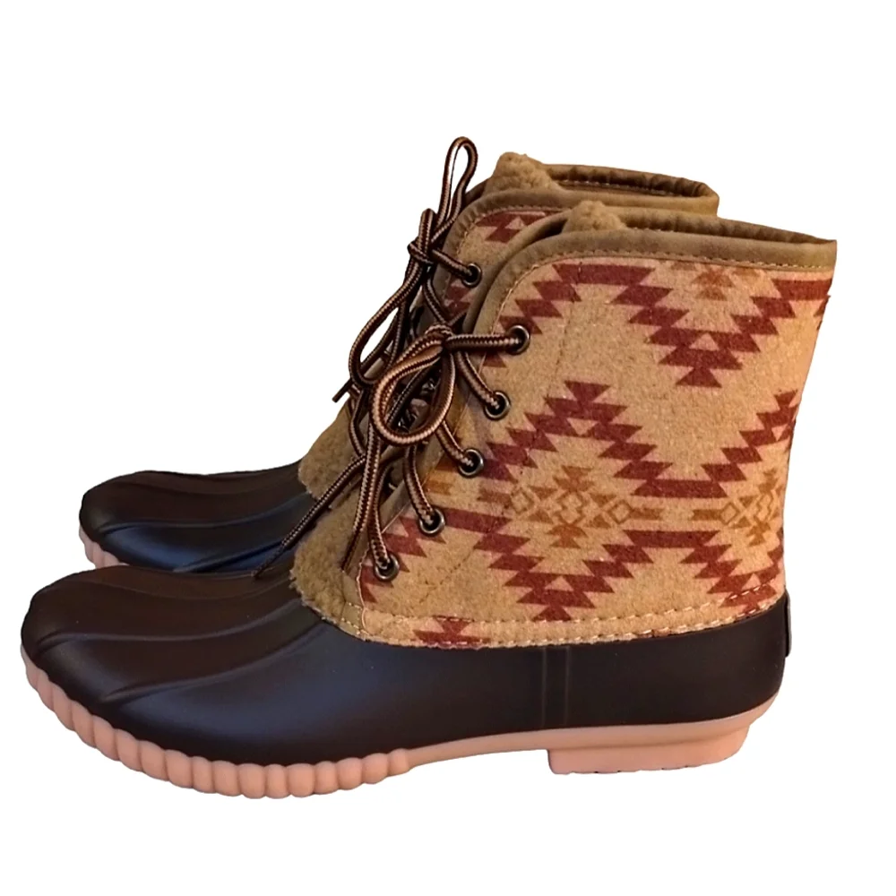 Simply Southern Aztec Print Lace Up Bootie Duck Boot Size 9 New
